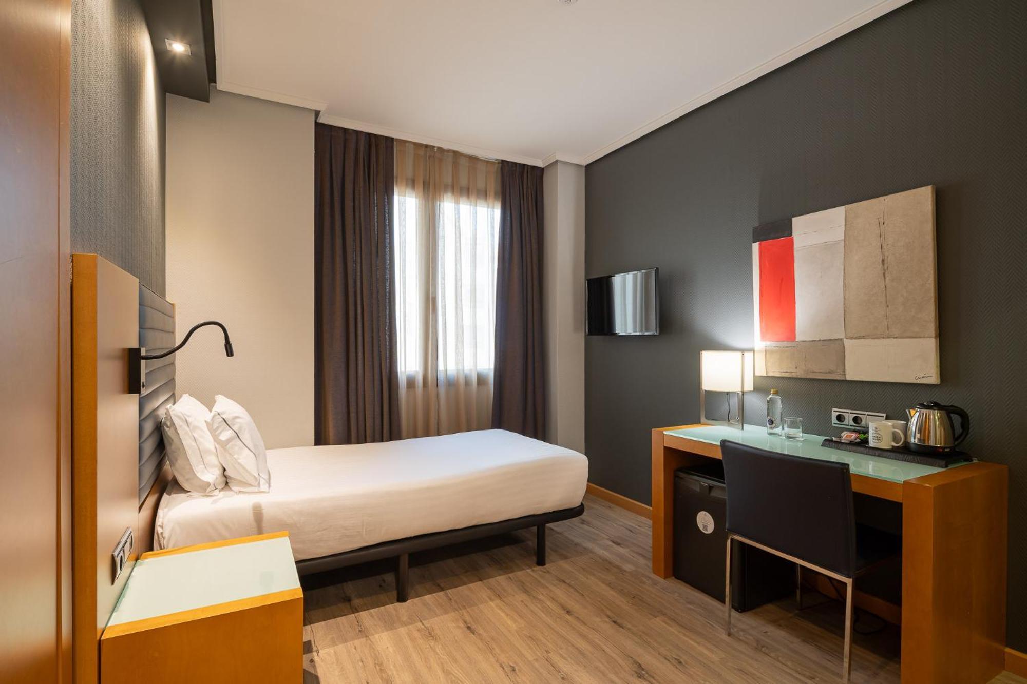 Single Room,1716985829:JPEG